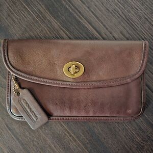 Vintage Coach Turnlock Case 7171 Mahogany